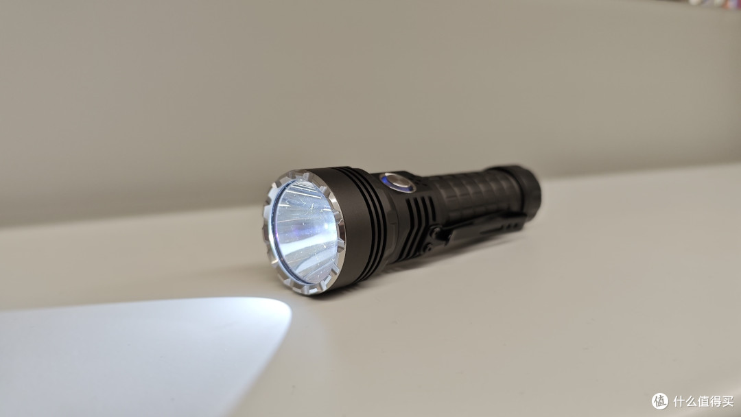 在路上X50——全网最小21700远射强光手电评测