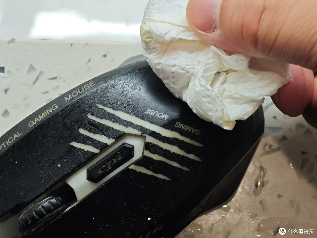 “除胶三剑客”:布基胶带+WD40+厨房纸巾,横扫一切残胶!