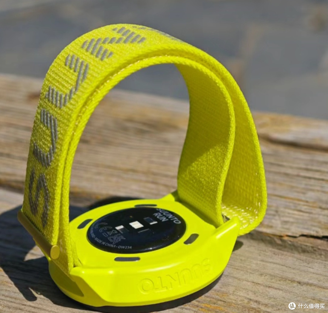 颂拓首款专业跑表SUUNTO RUN发布