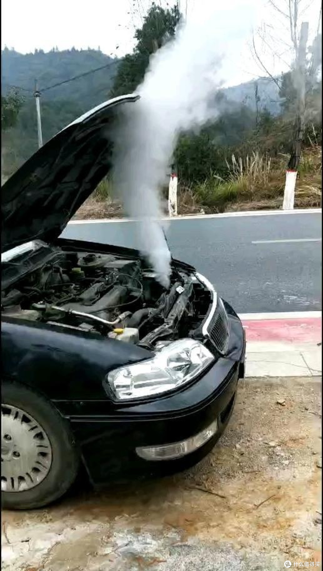 车坏荒山解锁隐藏玩法？这届驴友把意外过成诗！