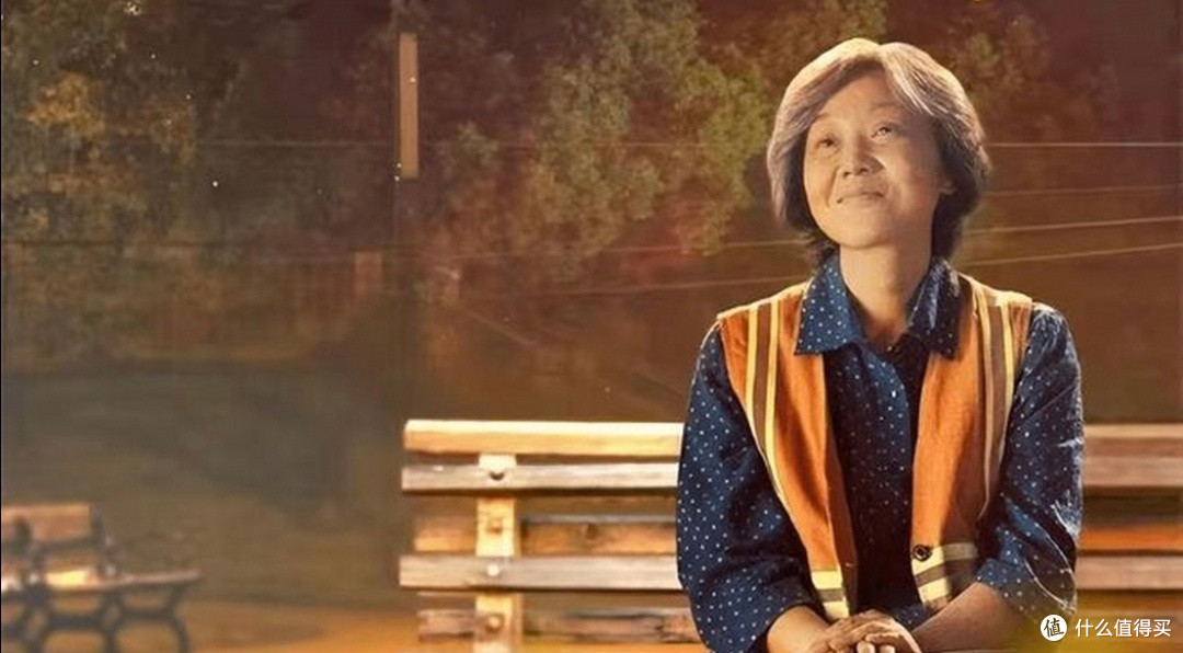 闫妮一人分饰两角