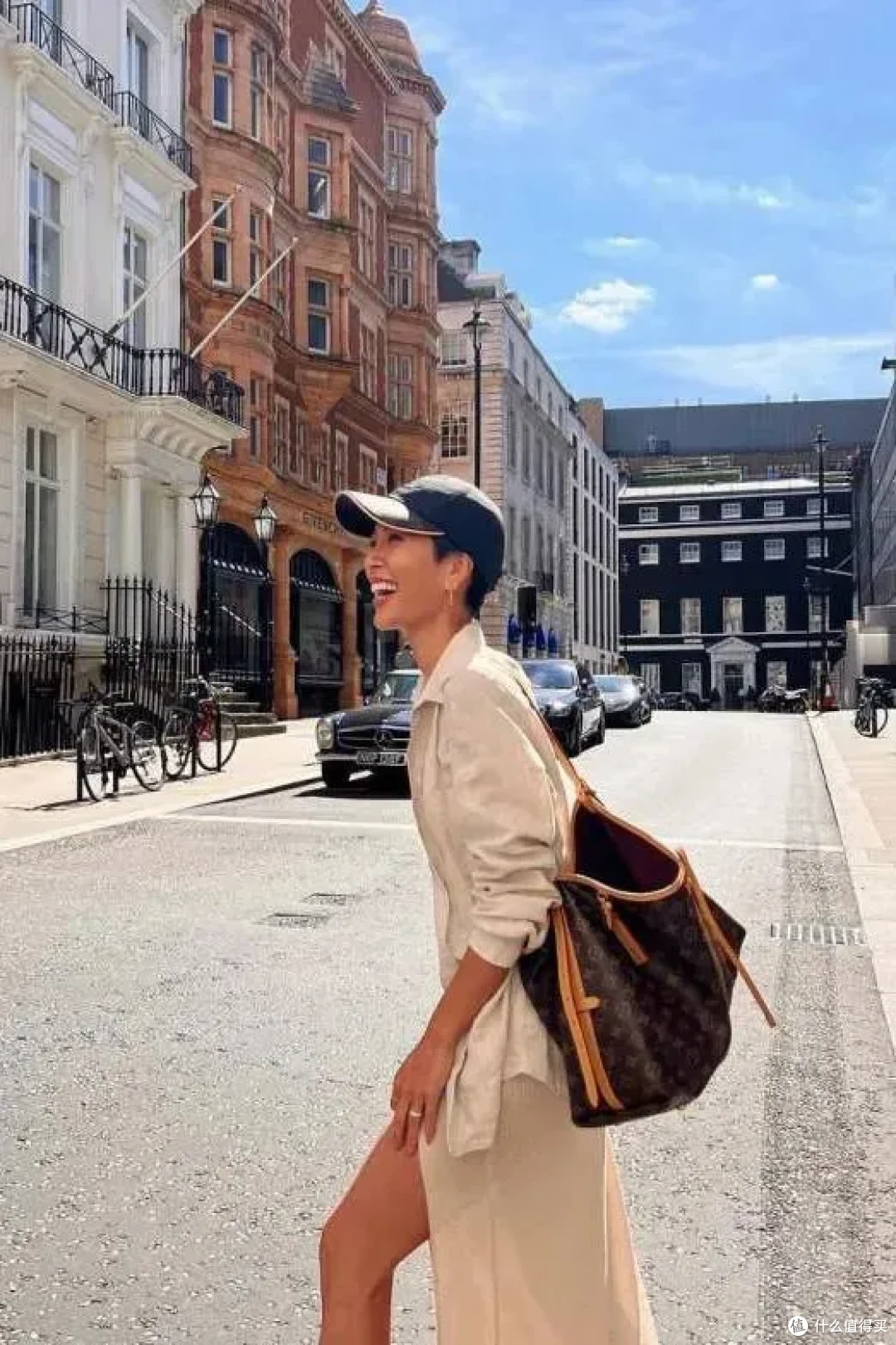 背Burberry云淡风轻!为什么女精英都爱松弛感大包?