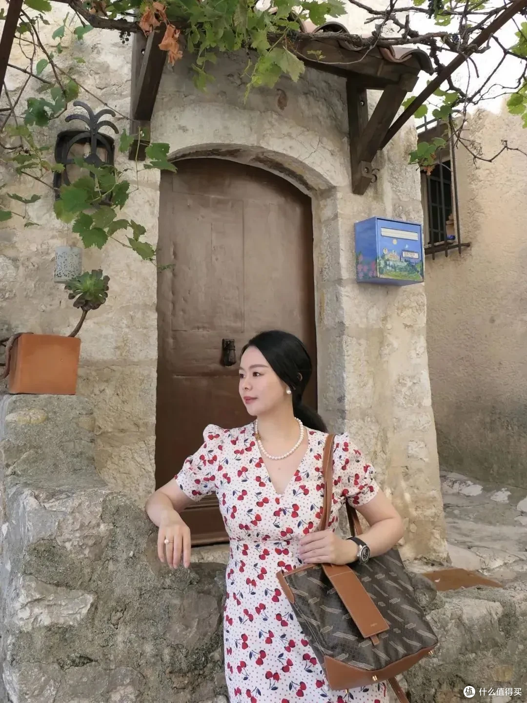 背Burberry云淡风轻!为什么女精英都爱松弛感大包?
