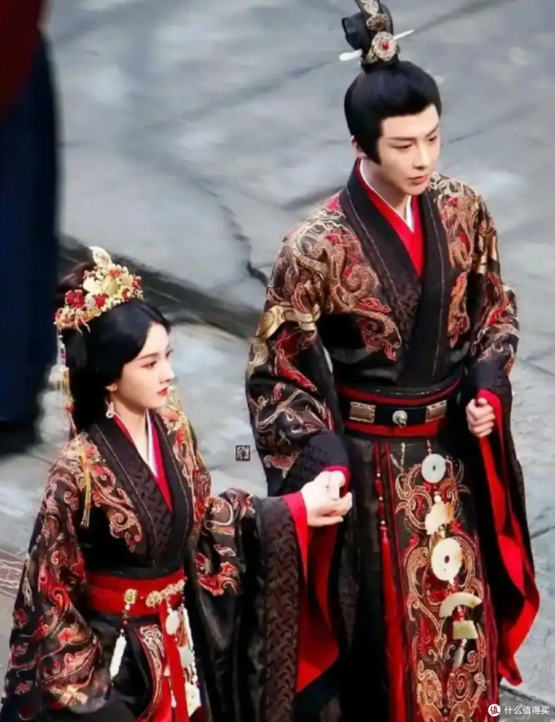 古装剧迷狂喜!《折腰》开播即封神