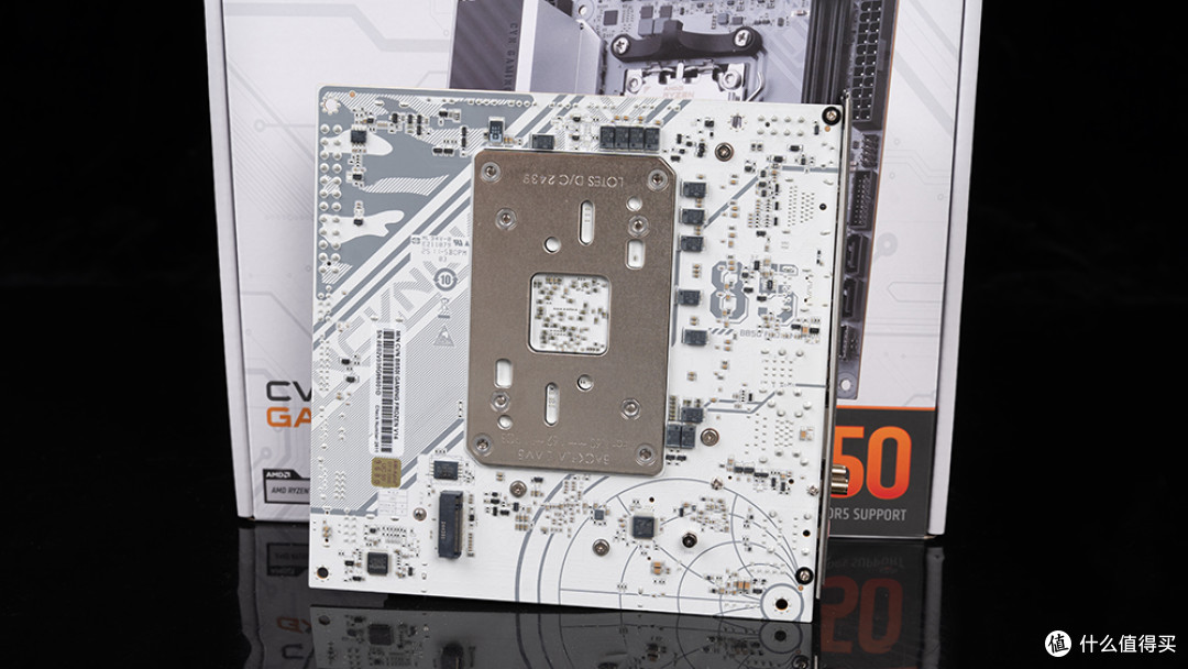 2K全能游戏&纯白无光鱼缸,9800X3D+七彩虹B850I+RTX 5060 Ti装机