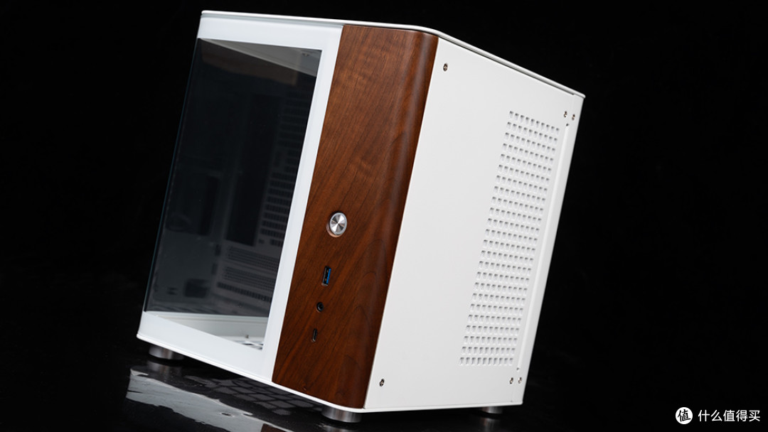 2K全能游戏&纯白无光鱼缸,9800X3D+七彩虹B850I+RTX 5060 Ti装机
