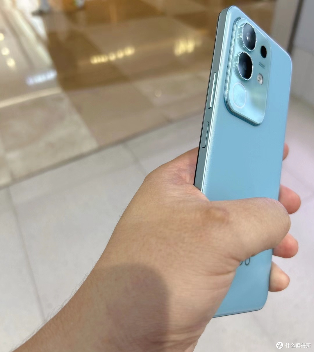 iQOO Z10X：千元机的续航与性能新贵，值不值得冲？