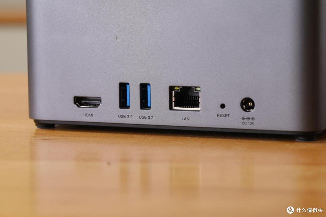 绿联NAS推出新品,千元级4盘位NAS DH4300 Plus