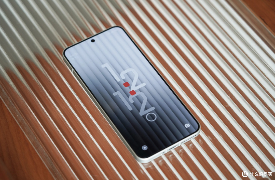 从iPhone 12 mini到小米15,小屏党参数大升级