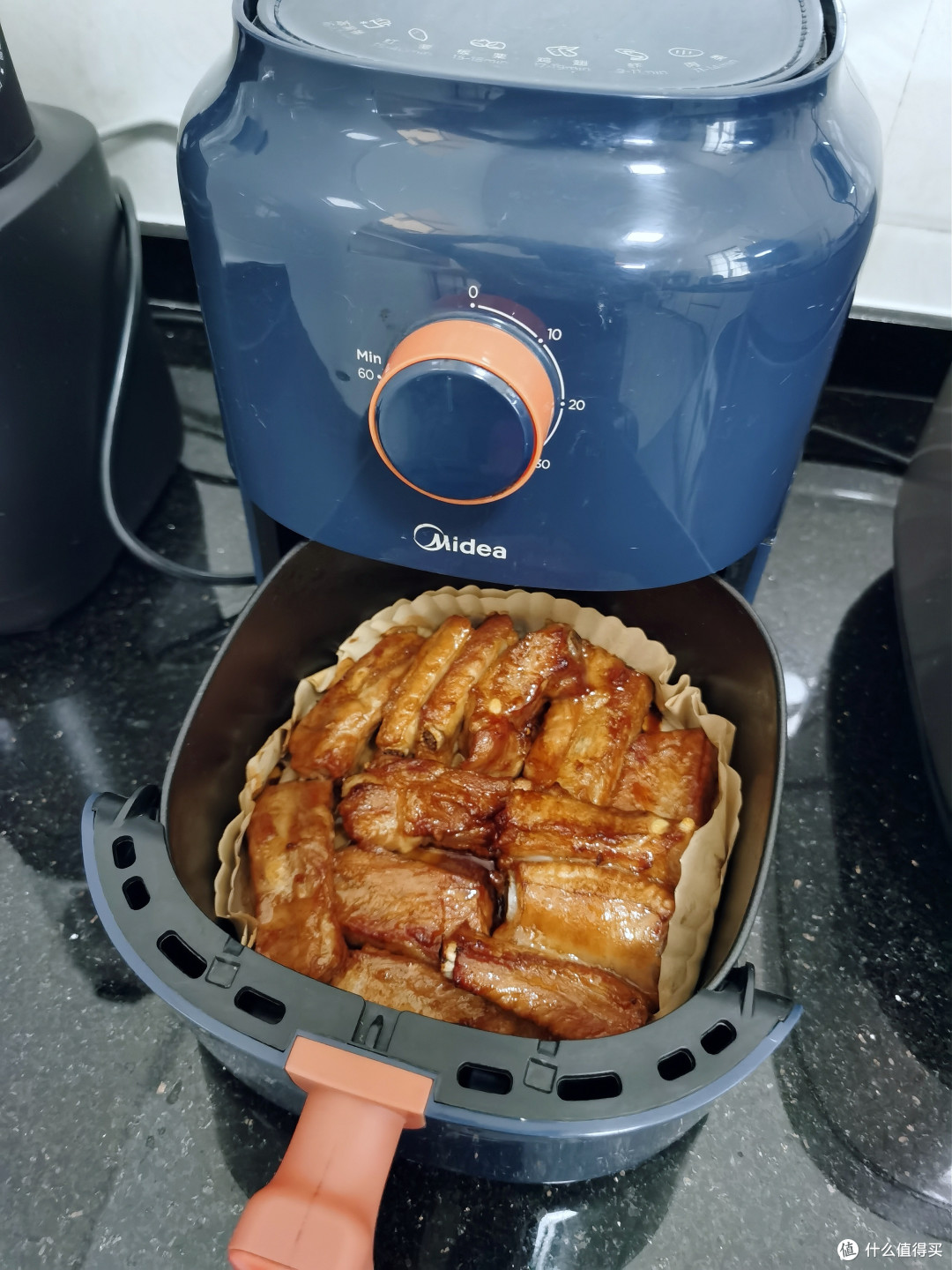 健康养生的得力助手:养生壶与空气炸锅