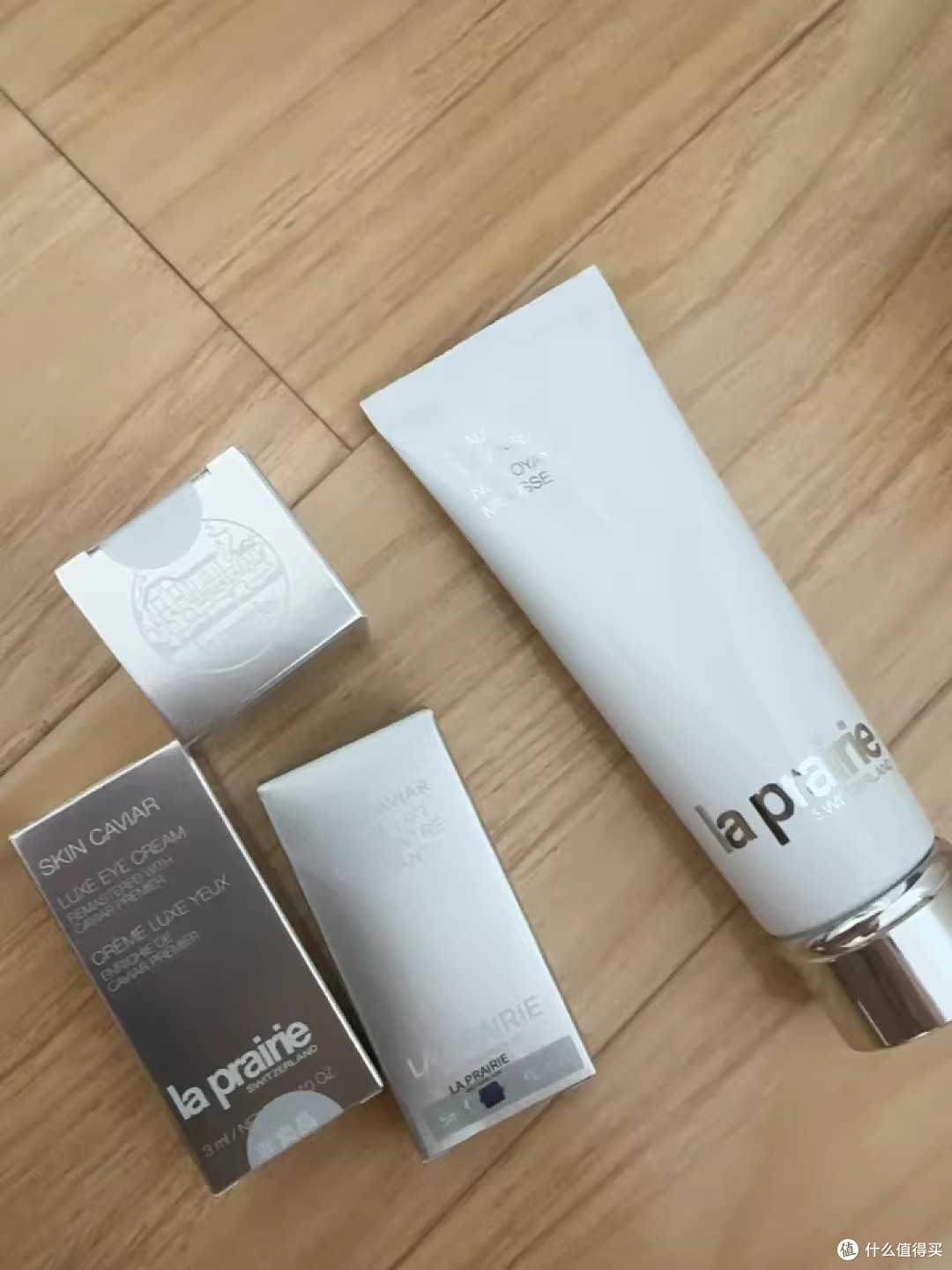 莱珀妮柔润泡沫洁面膏:奢华净透清洁,细腻卸妆体验