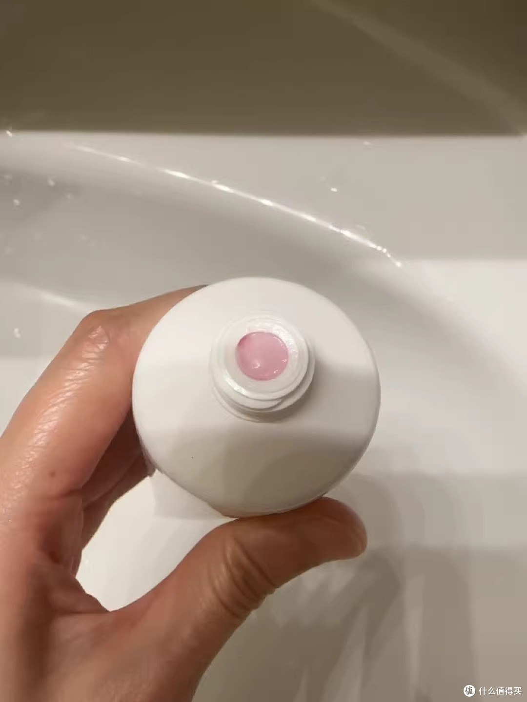 莱珀妮柔润泡沫洁面膏：奢华净透清洁，细腻卸妆体验