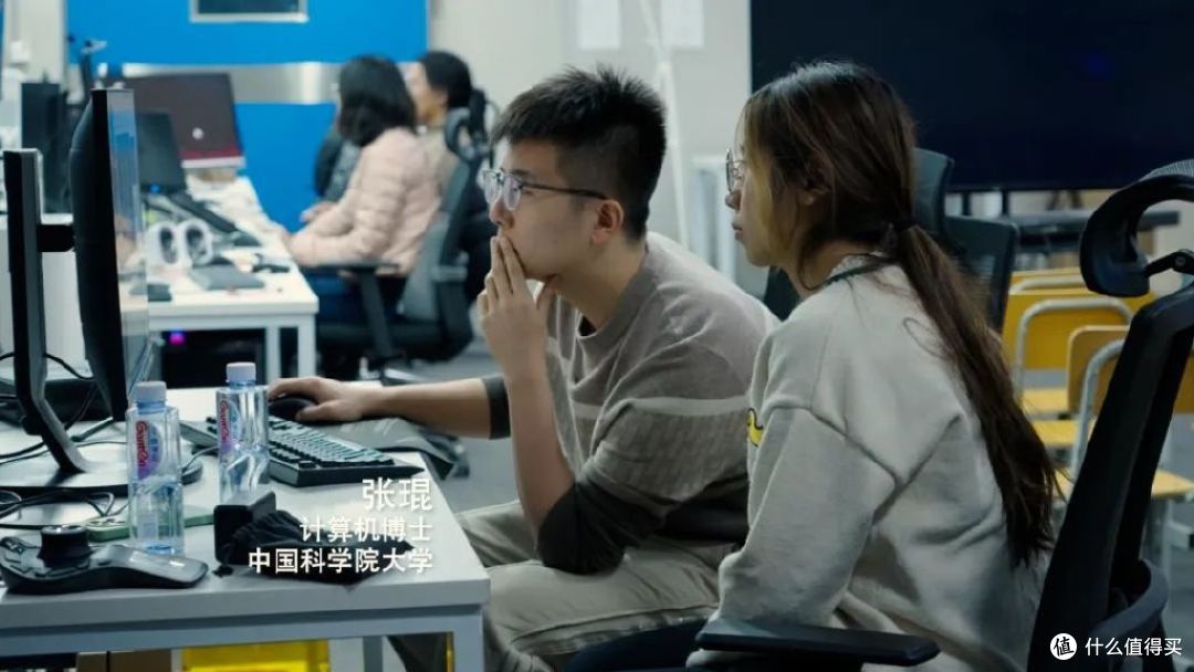 北电学生AI的获奖作品,有什么不一样 | 对话黄豆&严湘宁