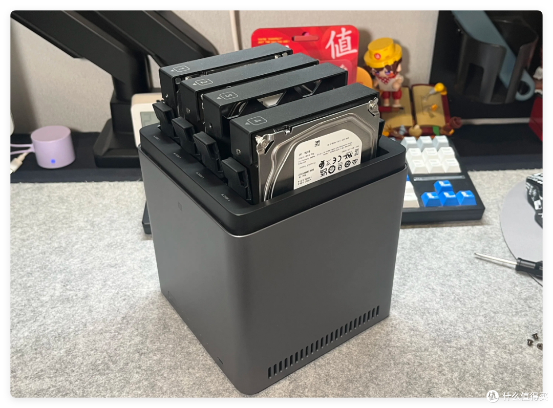 4盘折后800,它是开疆扩土的NAS !绿联DH4300 Plus 开箱谈