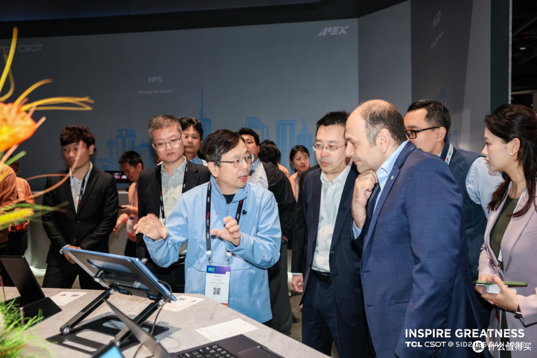 双擎驱动显未来!TCL华星携APEX臻图与印刷OLED全家桶亮相SID2025