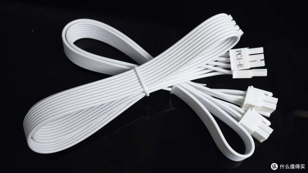 纯白甚至白金!艾湃电竞GTR750MW V2全模组电源