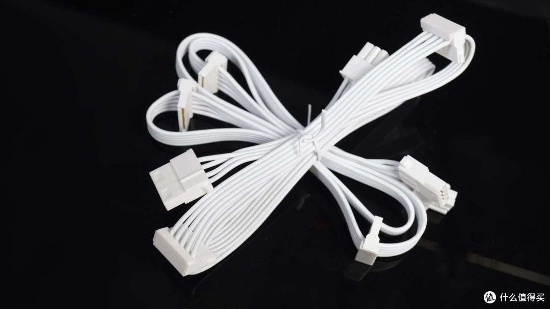 纯白甚至白金!艾湃电竞GTR750MW V2全模组电源
