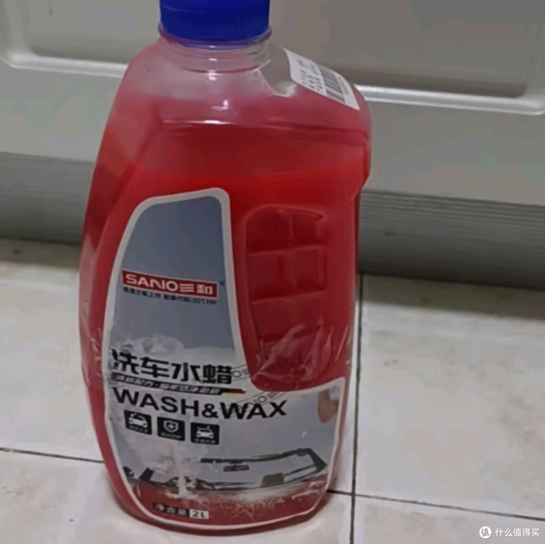 三和洗车液:高泡沫打蜡二合一,新能源汽车养护新选择
