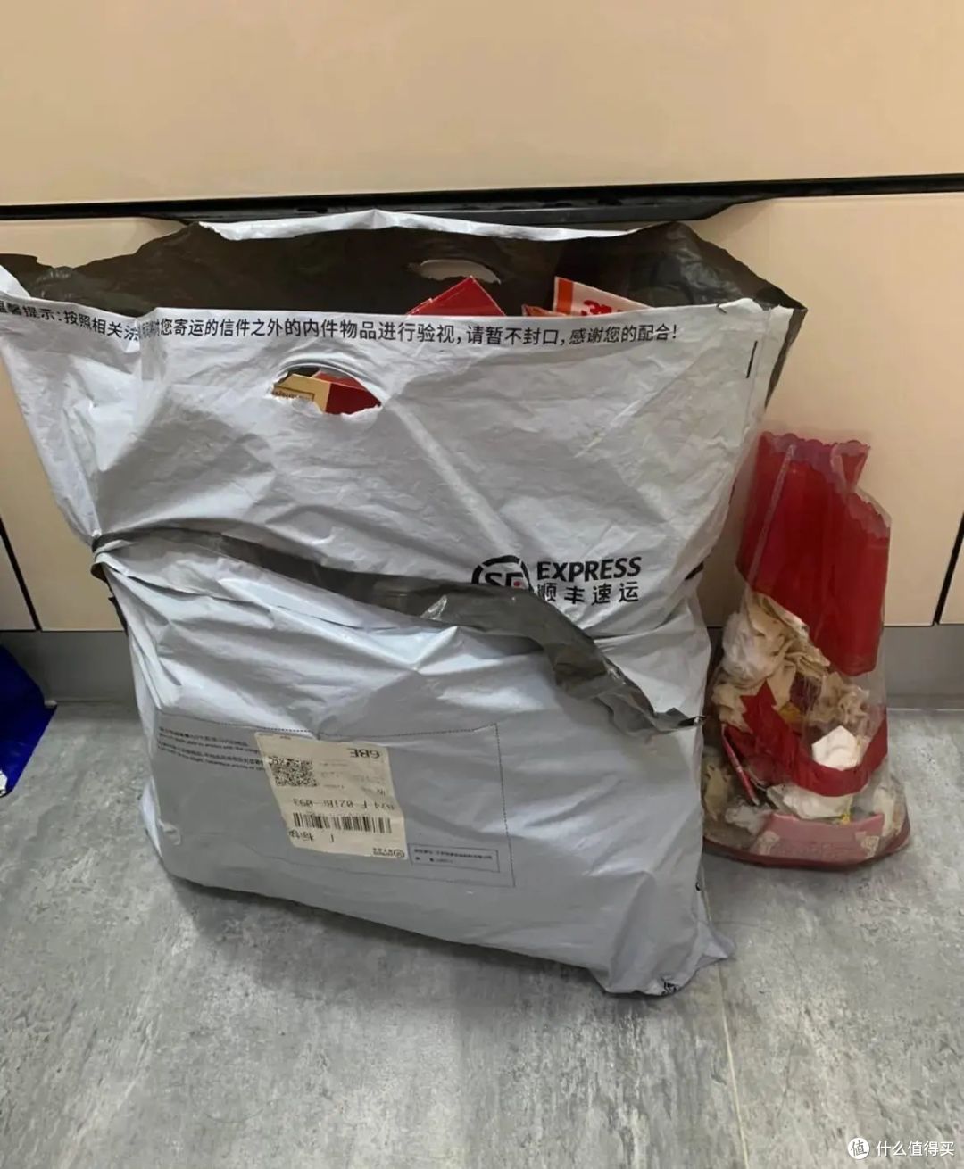 不是非要物尽其用,而是灵机一动,这些东西能用,还省去很多凌乱