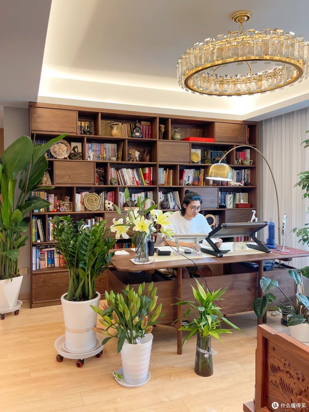 开放书柜搭配收纳框,严丝合缝,强迫症满足了