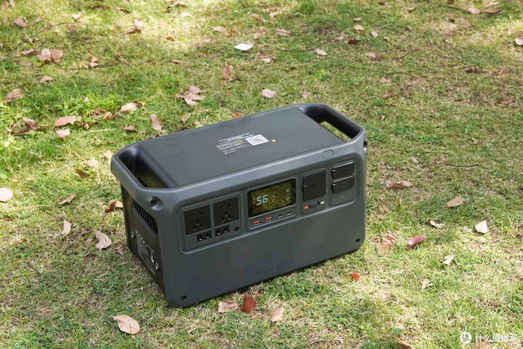 内置磷酸铁锂电池组，4000次循环寿命，DJI Power 1000 V2 评测