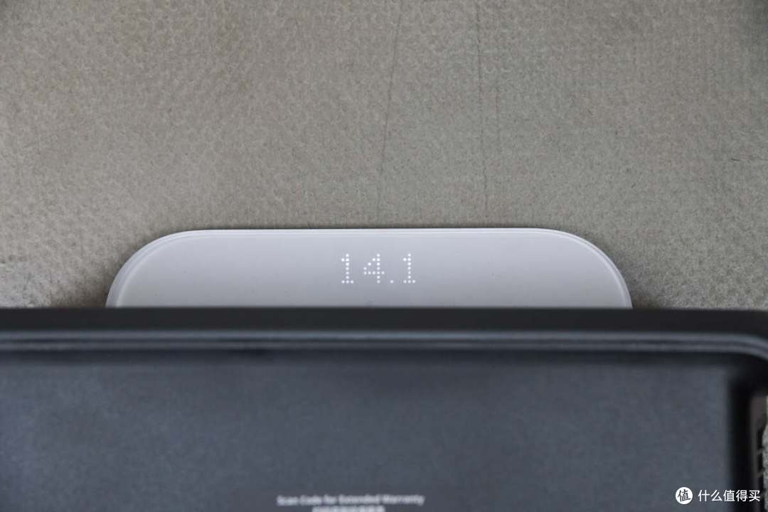 内置磷酸铁锂电池组，4000次循环寿命，DJI Power 1000 V2 评测