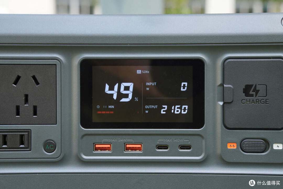 内置磷酸铁锂电池组，4000次循环寿命，DJI Power 1000 V2 评测