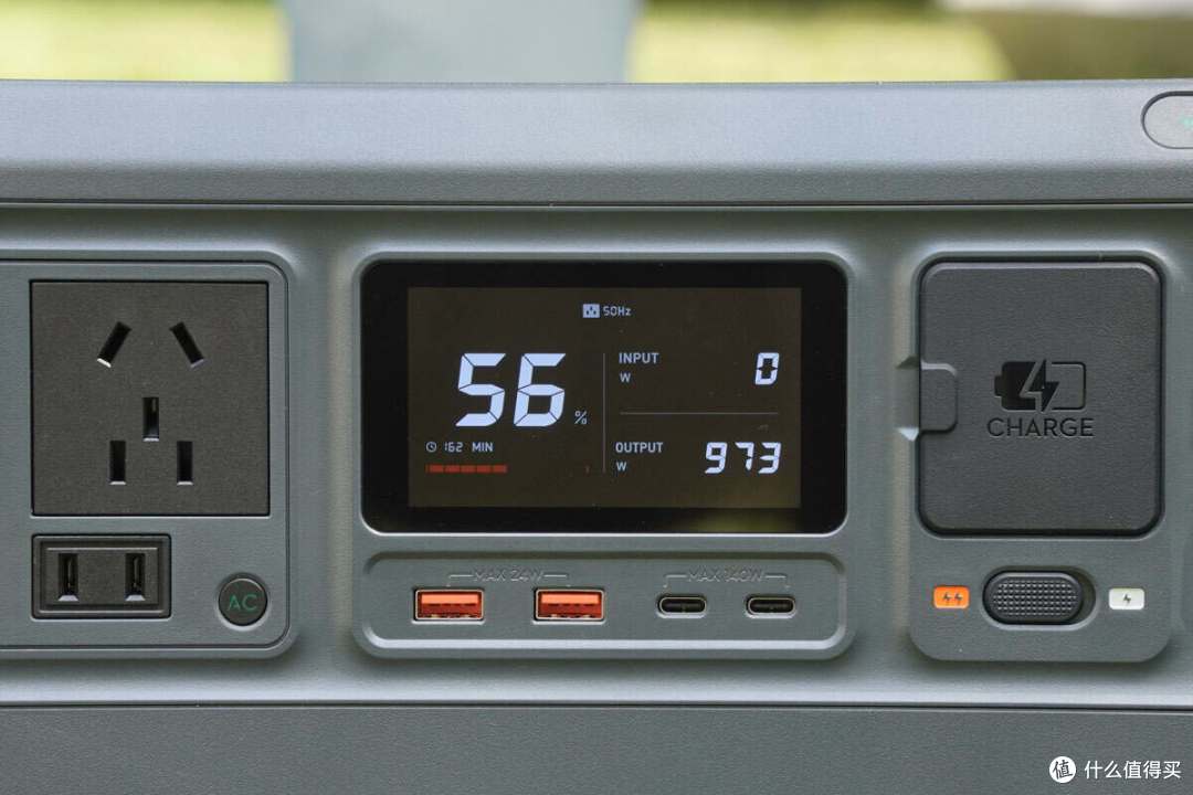 内置磷酸铁锂电池组，4000次循环寿命，DJI Power 1000 V2 评测