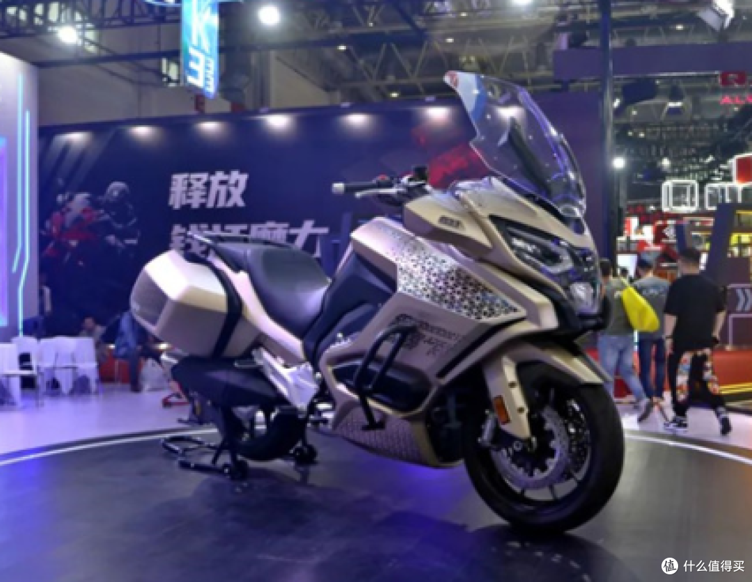 杰迪麒麟730cc直列双缸八气门750摩托车