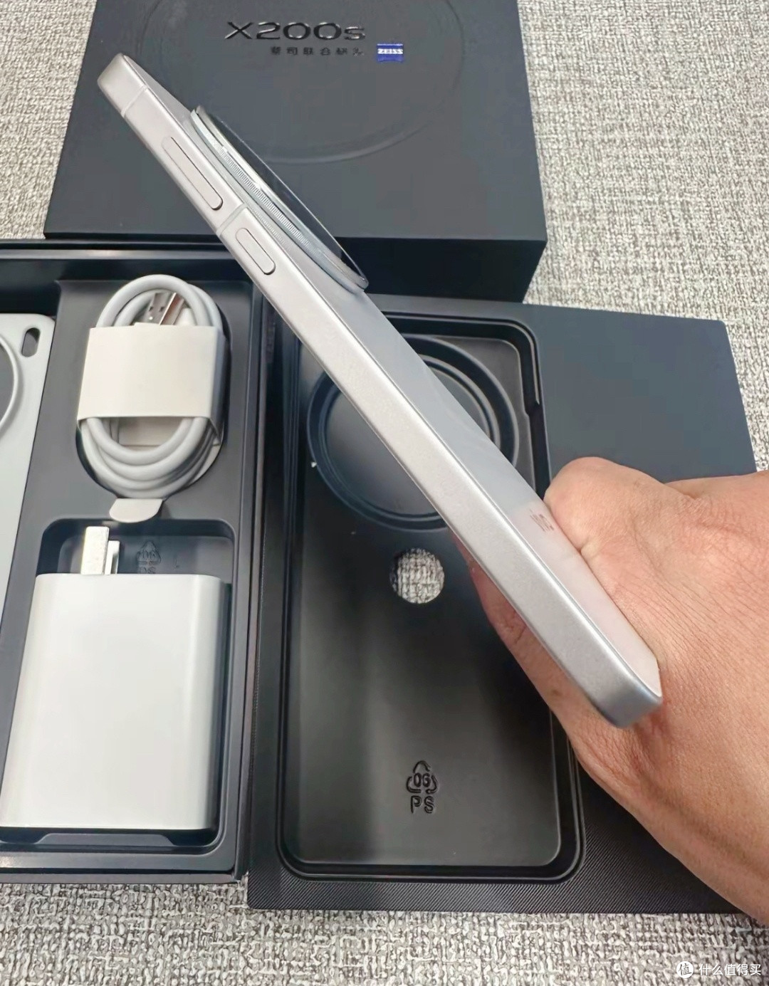 vivo X200s：直屏旗舰好选择，综合实力超强劲