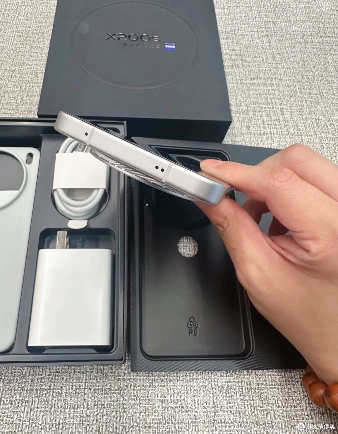 vivo X200s：直屏旗舰好选择，综合实力超强劲