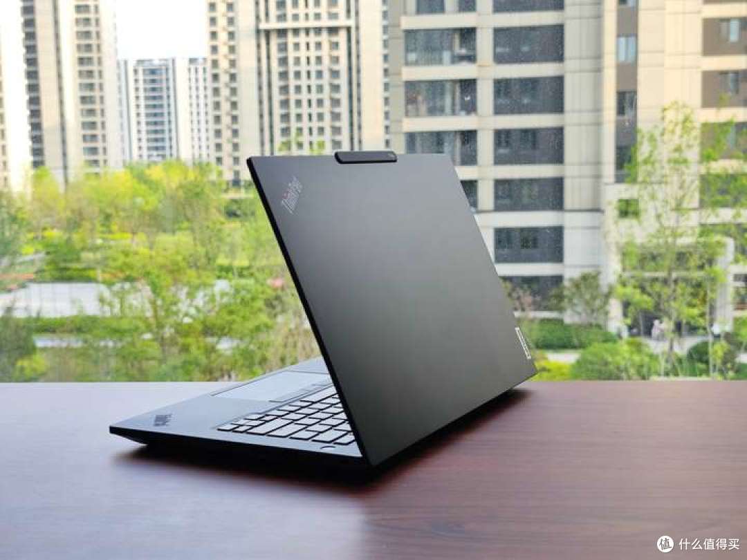 梦中情本—ThinkPad T14p 2025上手体验及测评,高性能工程师本!
