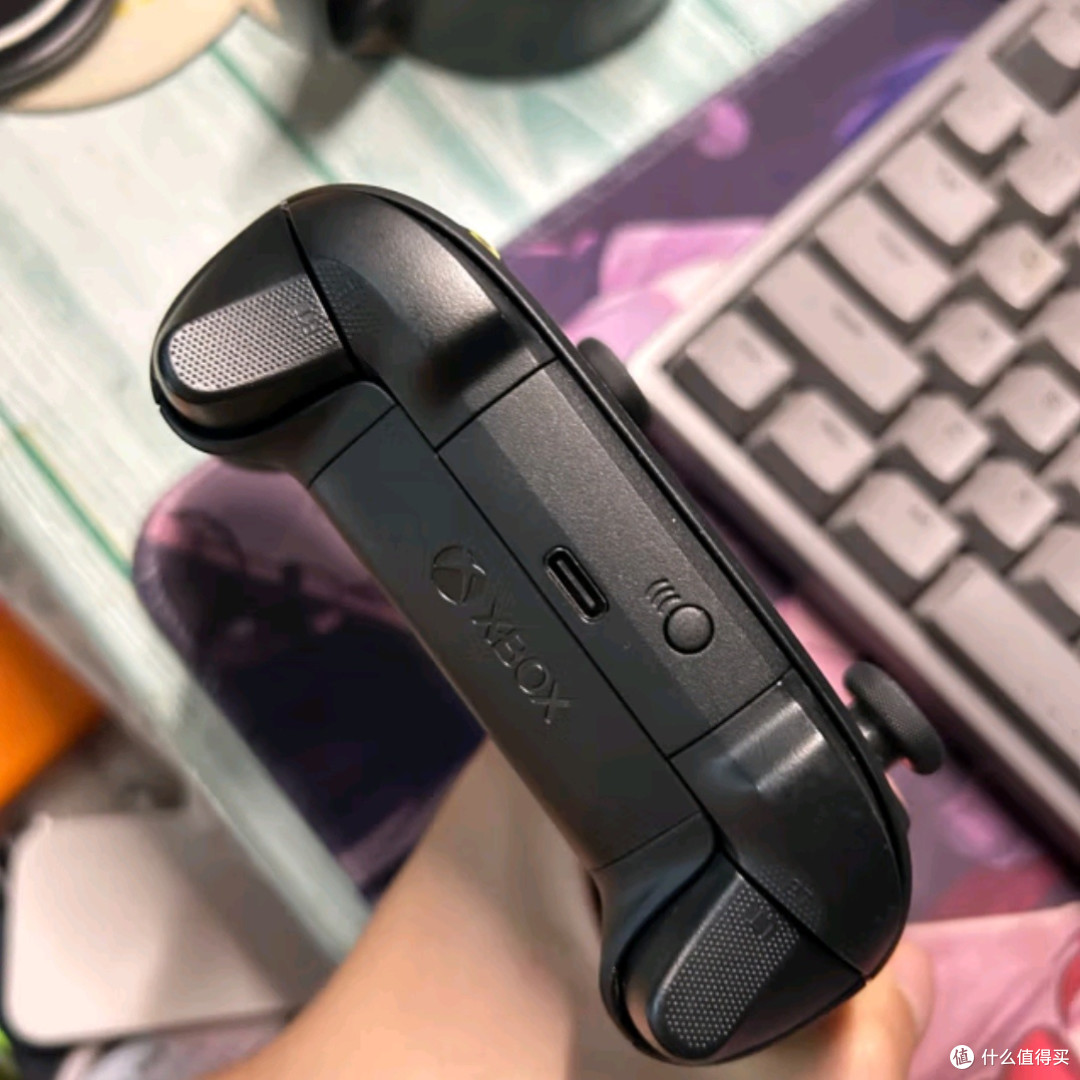 微软Xbox无线游戏手柄：磨砂黑魅力，重塑游戏操控新境界