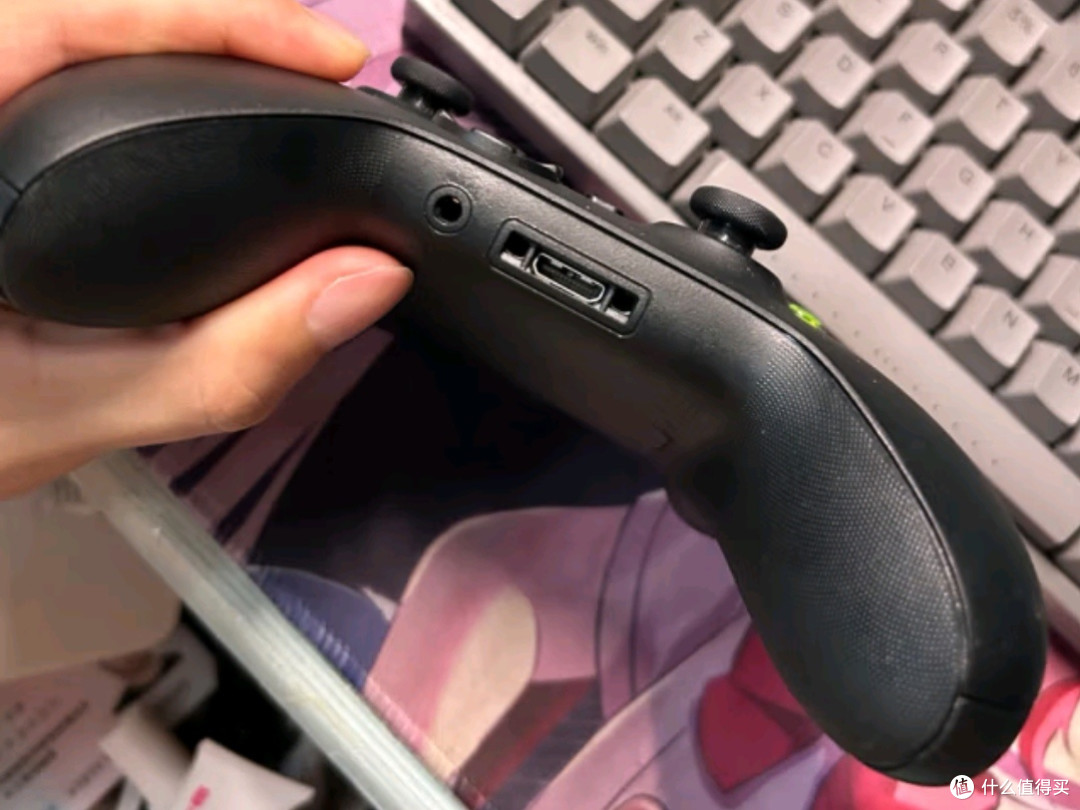 微软Xbox无线游戏手柄：磨砂黑魅力，重塑游戏操控新境界