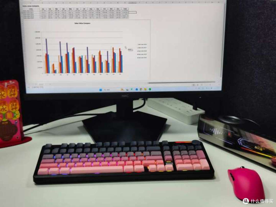 侧刻键帽 + RGB 灯效:凌豹 K98Pro 把颜值直接焊在键盘上