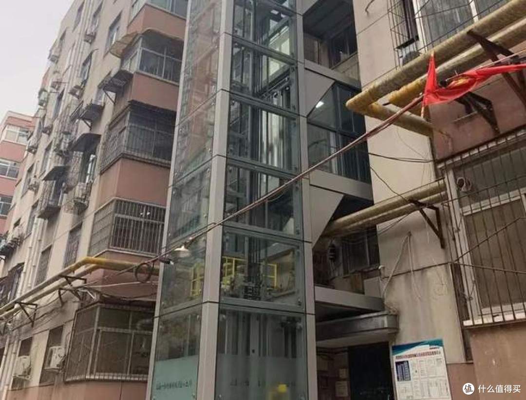 第一批“加装电梯”的老小区业主,为何后悔了?4个原因很现实!