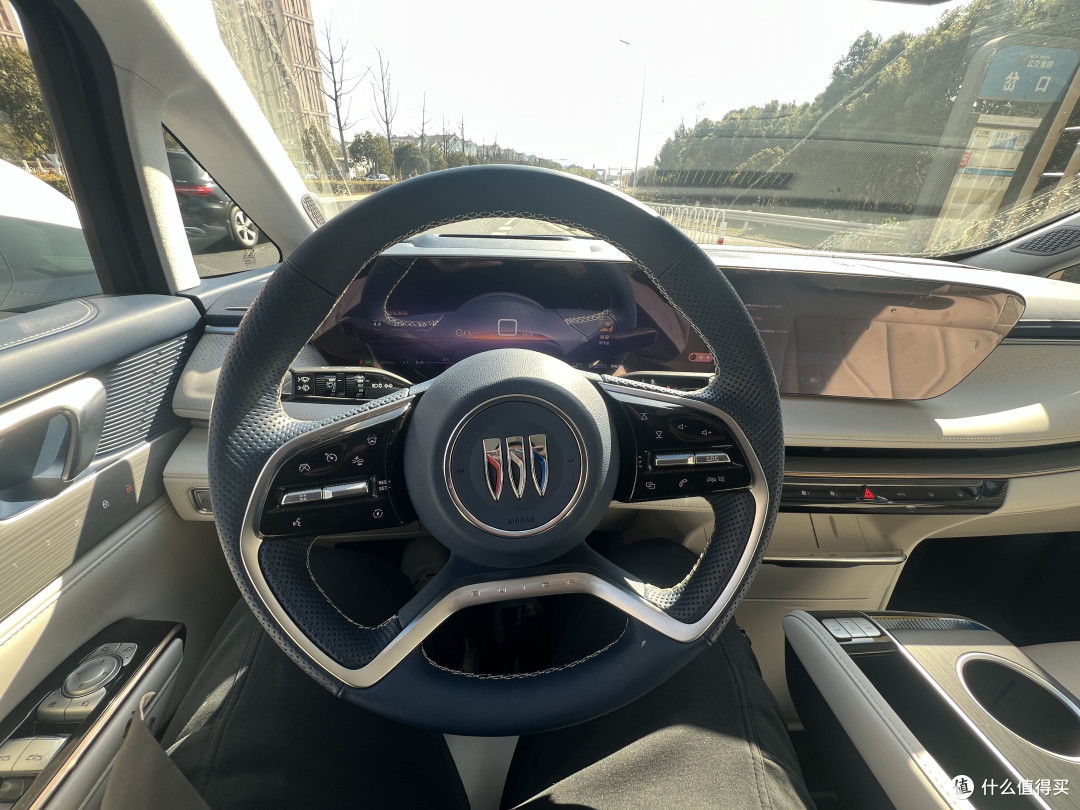 “面包车”特辑——体验别克GL8插混陆尊