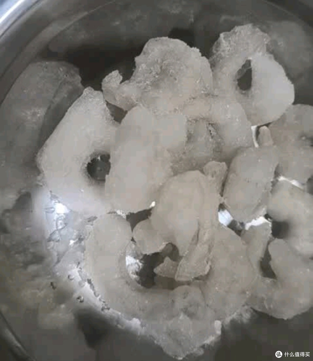 网购虾仁“重量陷阱”：消费者为何频频中招？