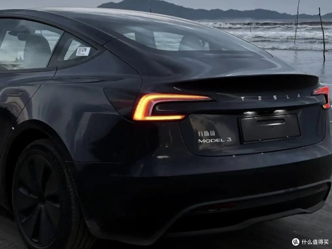 Model 3焕新版车主血泪史:屏幕换挡+单踏板,逼疯老司机!