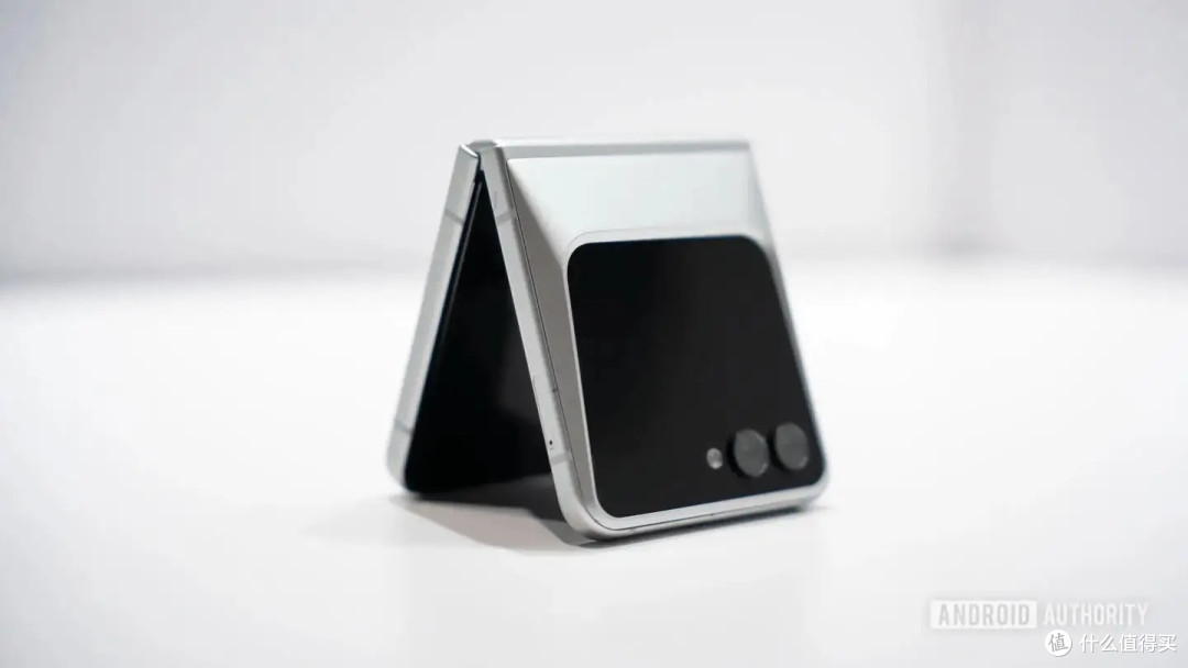 三星炫技:Polygon Foldable 概念折叠手机亮相,金属质感