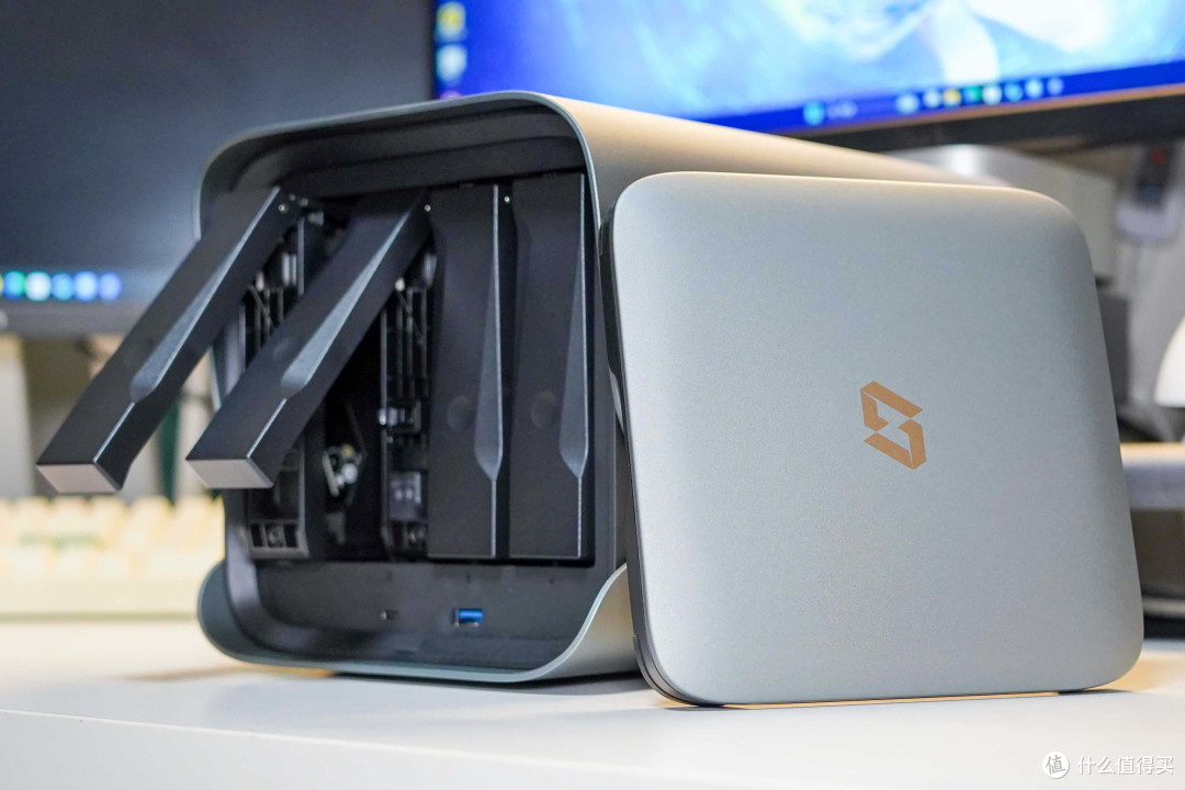 真能做到一台NAS退烧养老!2025年新品极空间Z4Pro+深度对比评测
