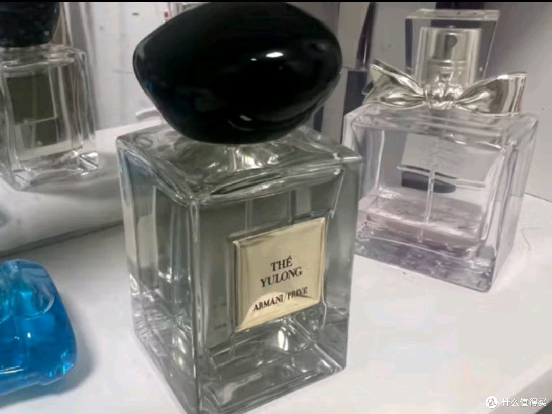 阿玛尼玉龙茶香50ml:清新雅致,爱的献礼 —— 520特别版礼盒