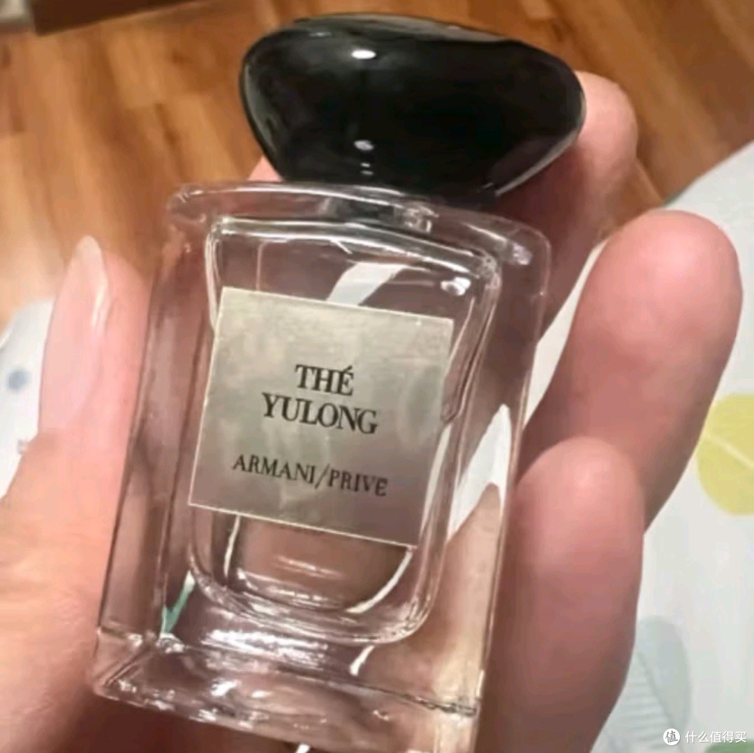 阿玛尼玉龙茶香50ml:清新雅致,爱的献礼 —— 520特别版礼盒