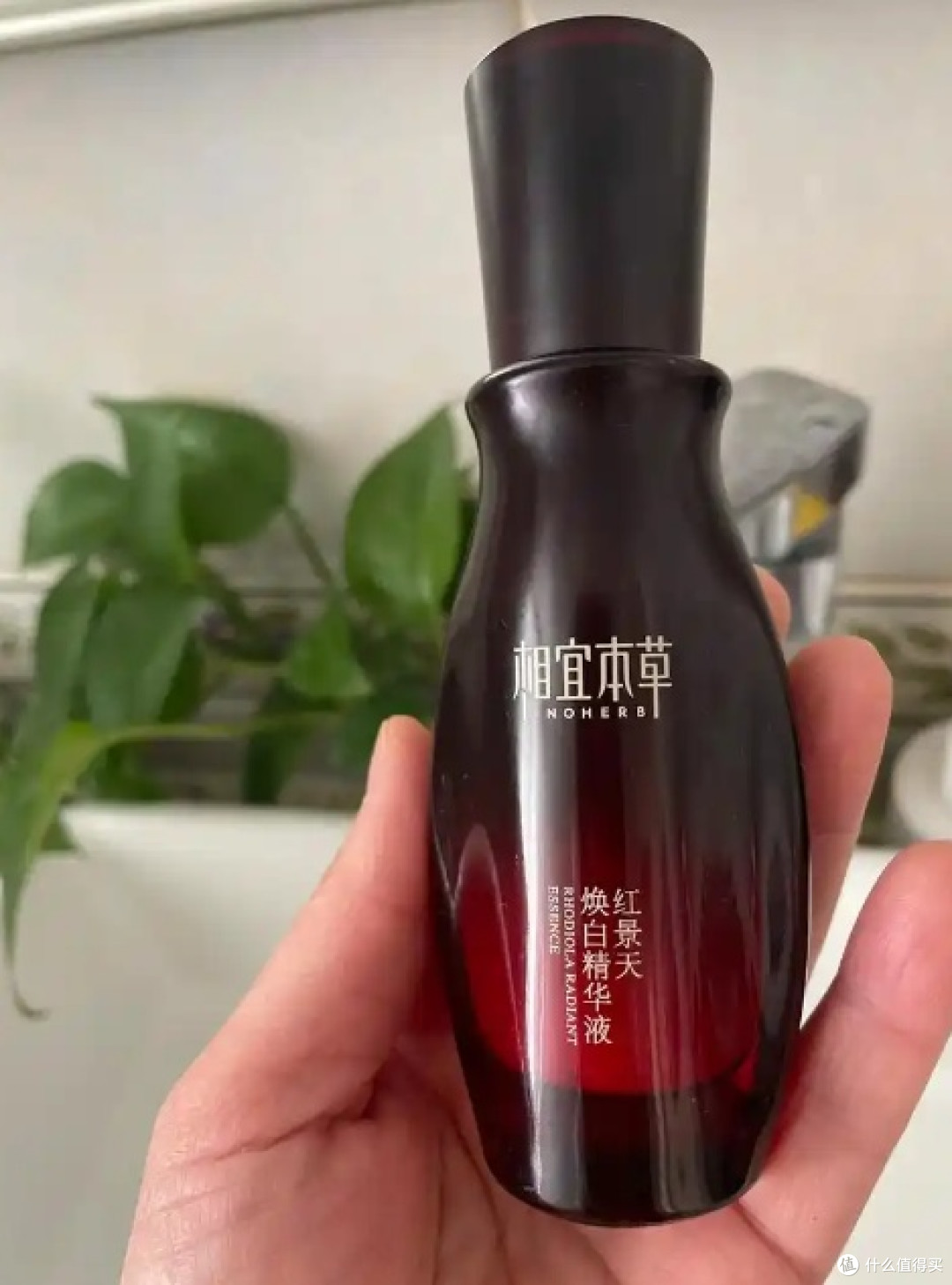 护肤品排行榜前十名适合40岁盘点：多款抗皱紧致单品测评力荐