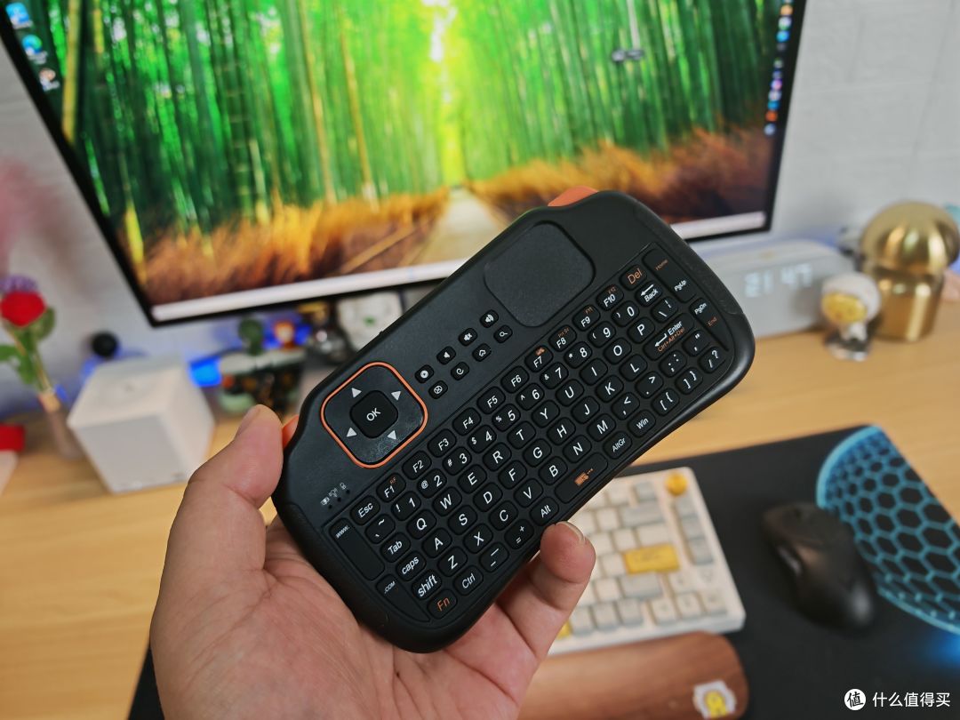 零刻ME mini:迷你主机与NAS结合,体验轻办公与家庭存储的便捷