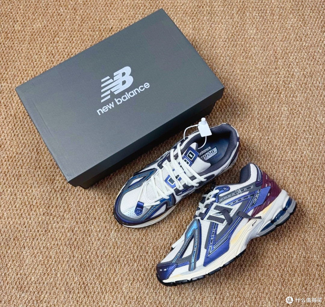 New Balance 1906A Inkwell：灰紫配色，时尚舒适