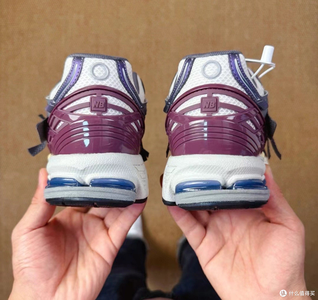 New Balance 1906A Inkwell：灰紫配色，时尚舒适