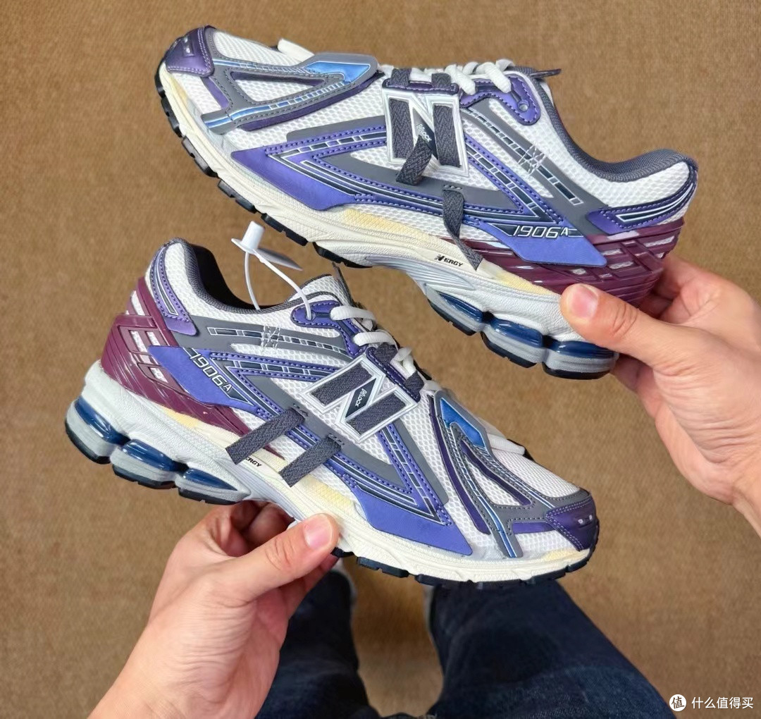 New Balance 1906A Inkwell：灰紫配色，时尚舒适