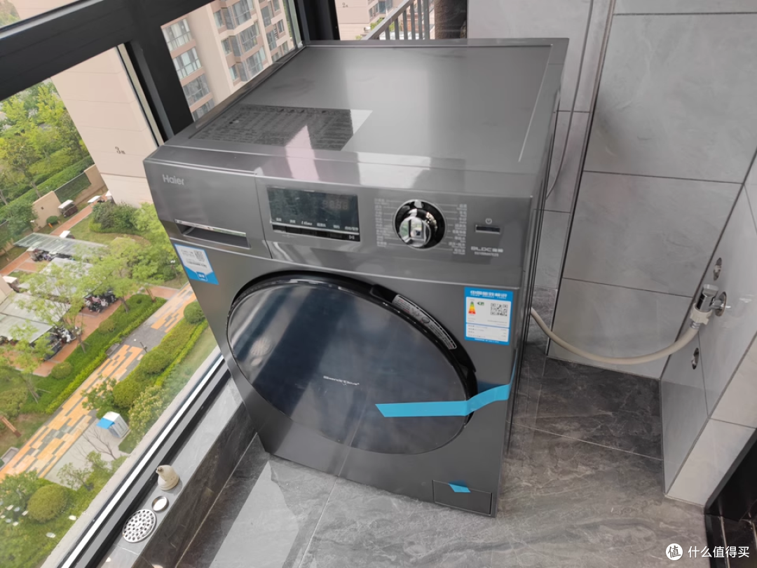小家庭的 “洗衣救星”：海尔 MATE2S 的空间智慧