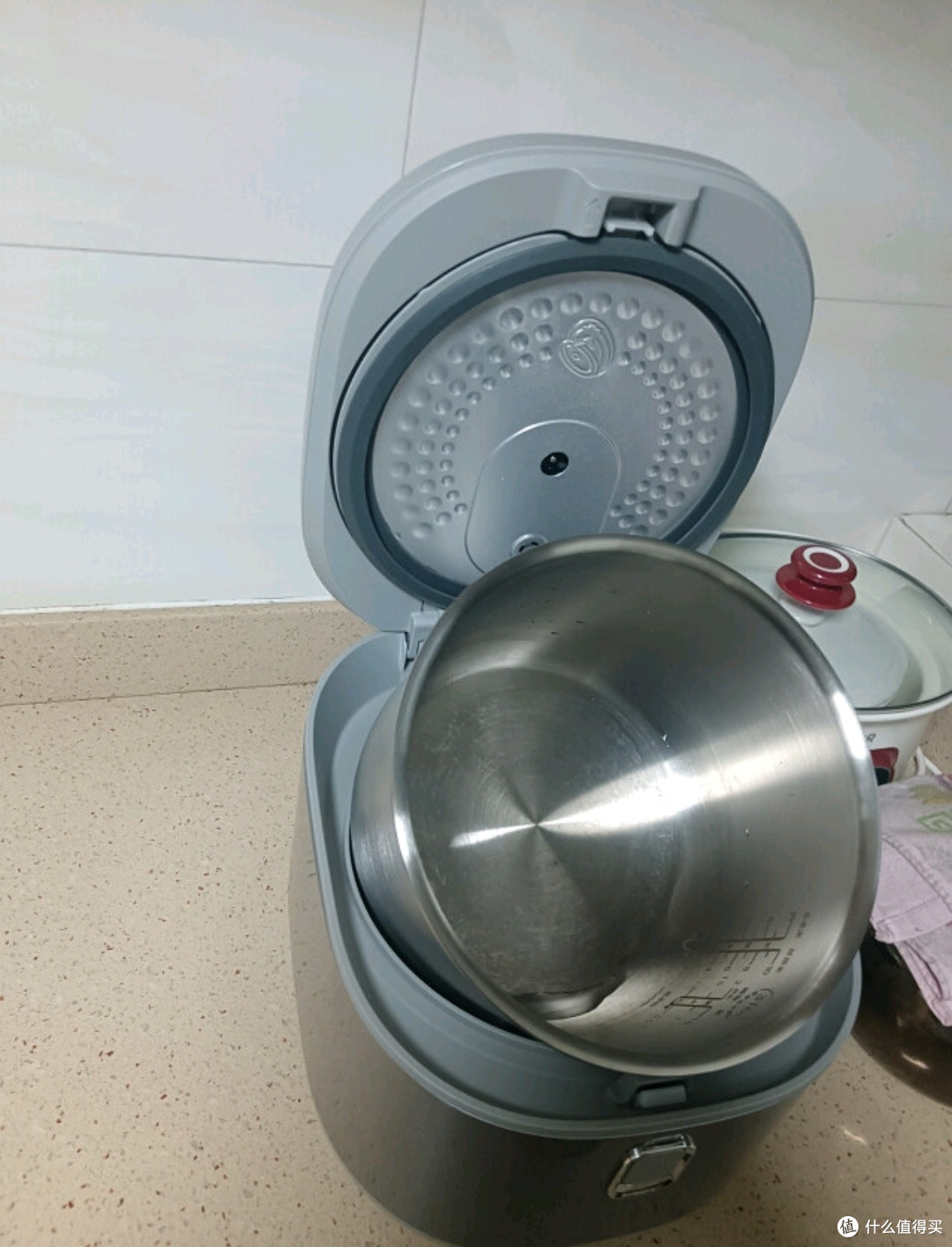 美的MB-RE473电饭煲:传承匠心品质,烹饪幸福“食”光